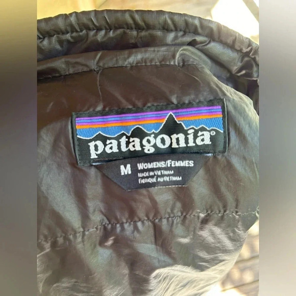 Patagonia woman’s light weight puffer  jacket - Picture 11 of 12